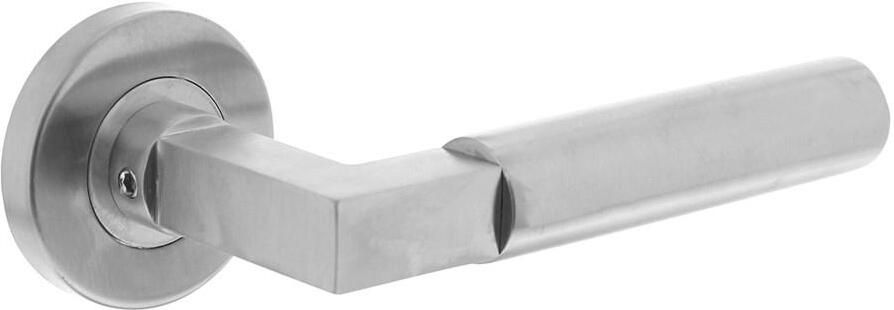 Intersteel Gatdeel rechts 0379 Bau-stil op rozet rond staal met 7mm nok RVS