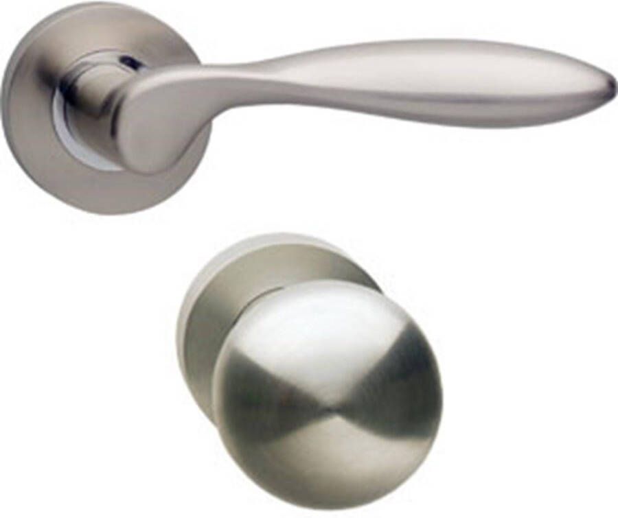 Intersteel Wisselgarnituur rechts 1695 George op rond rozet 7mm nokken met profielcilindergat plaatjes nikkel m