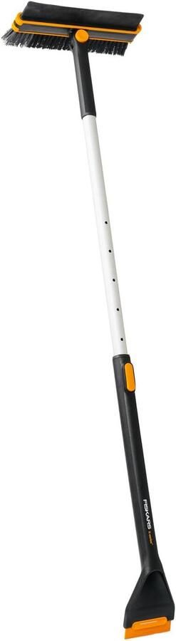 Fiskars X-serie Telescopische en Roterende Sneeuwborstel en Ijskrabber voor de auto 1078492