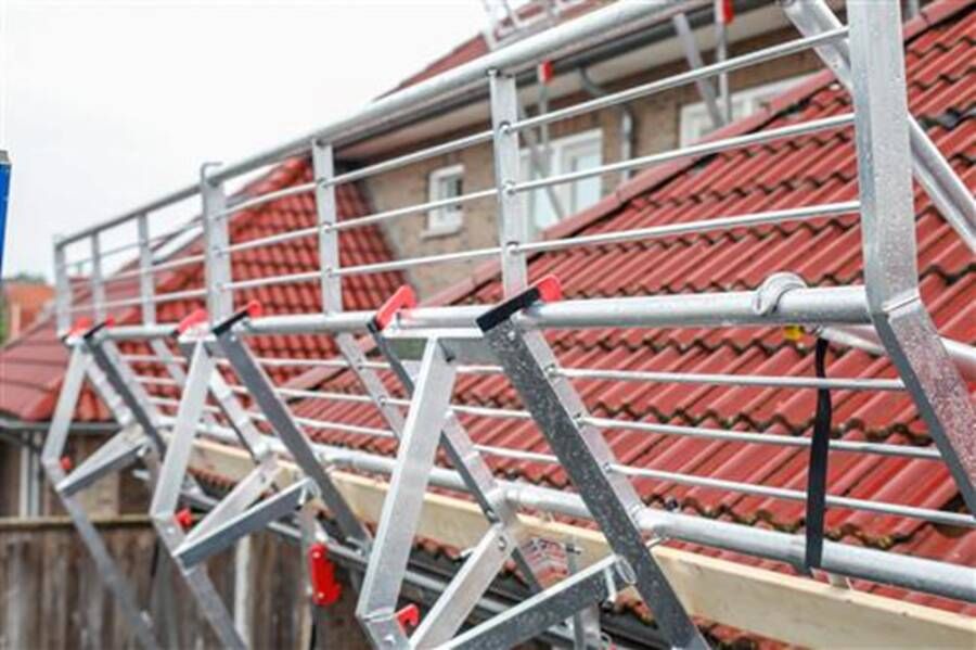 Little Jumbo Roof Safety Systems RSS Dakrandbeveiliging | Hellend Dak | Set 6 Meter 43810600